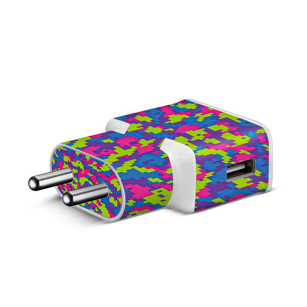Rainbow Glitched Pattern Camo - Samsung S8 Charger Skin