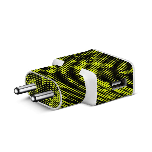 Green Neon Hive Camo - Samsung S8 Charger Skin