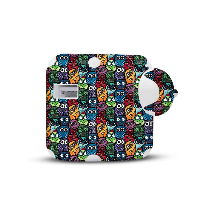 Traditional Owl Pattern - Apple 2019 10W Charger skin
