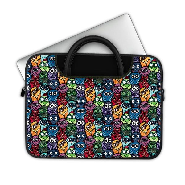 Traditional Owl pattern - Pockets Laptop Sleeve
